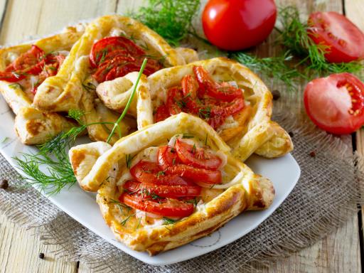 Tartelette feuilletée aux tomates pelées